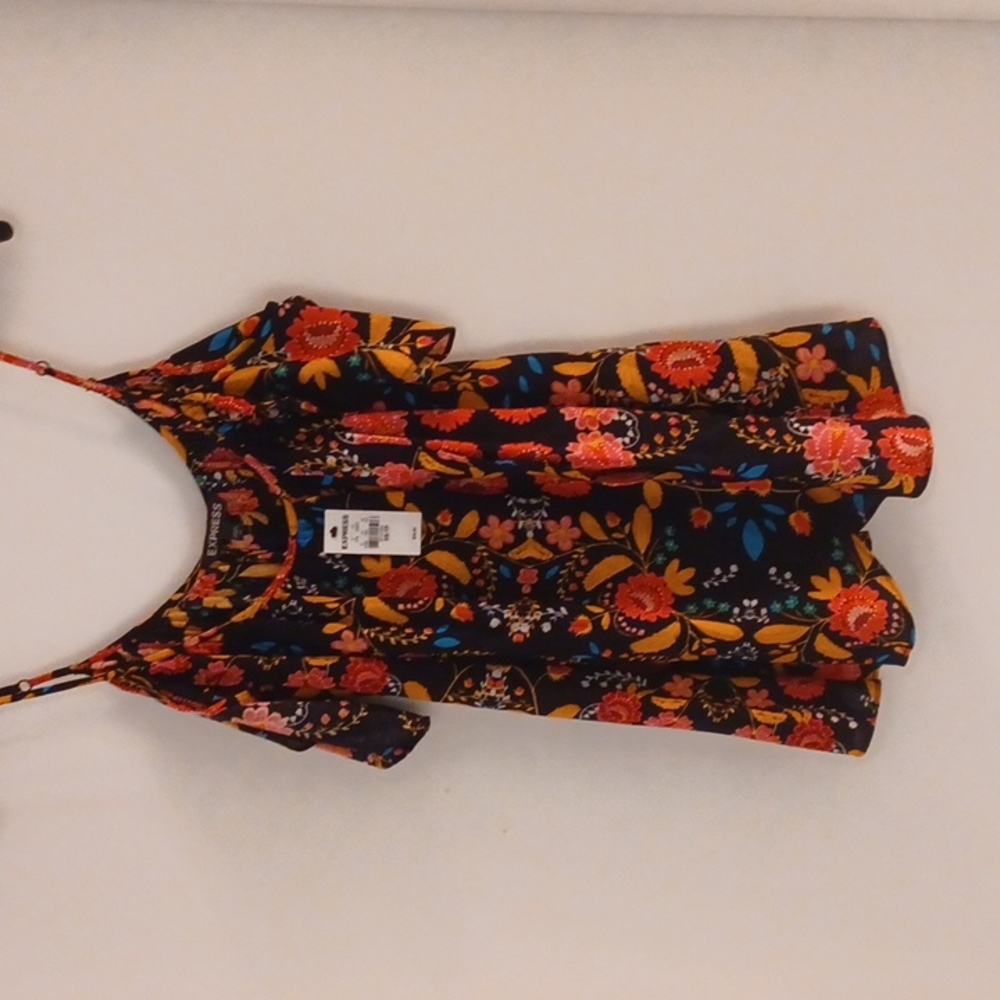 NWT Express cold shoulder floral blouse XS